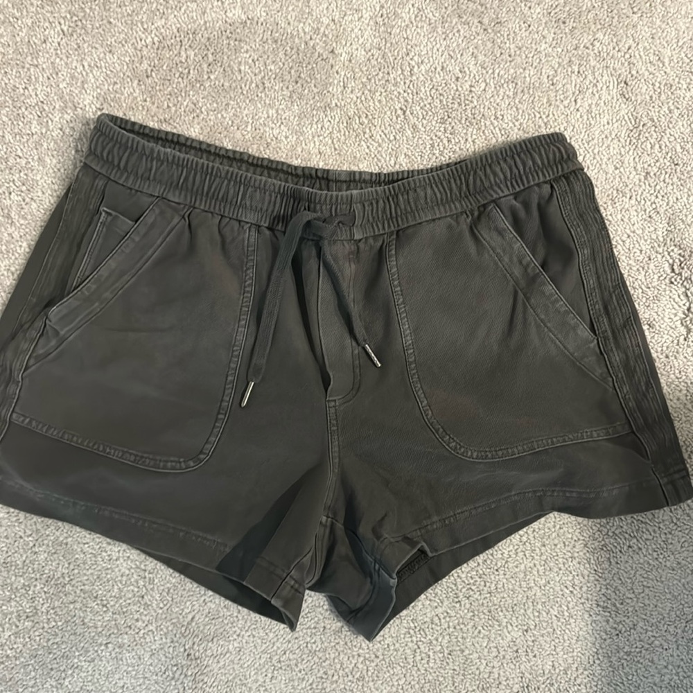 Athleta farallon green shorts size 12